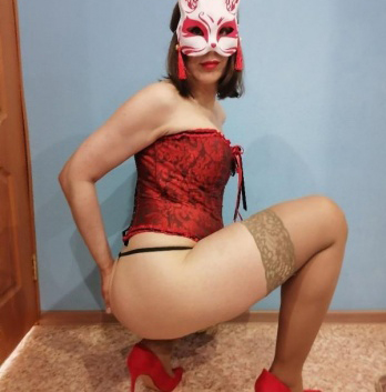 Игривая блондинка с огненным характером ждет тебя у себя в уютной обстановке. Никаких запретов, только наслаждение и удовольствие. 7746, 35 лет